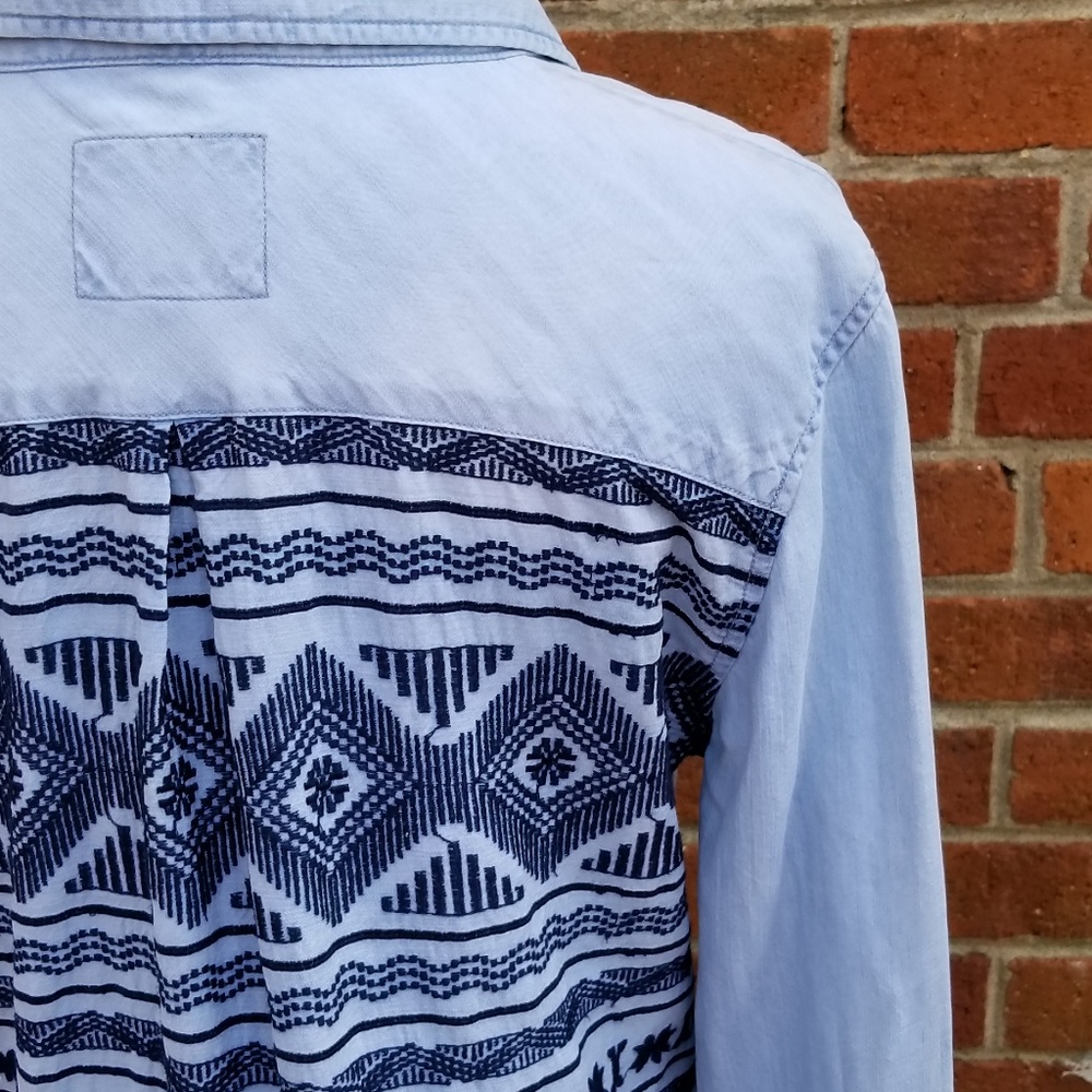 Rails Button-Down Embroidered Chambray Top - Picture 4 of 5